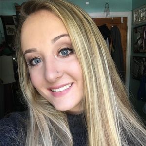 Meet your Posher, Elizabeth